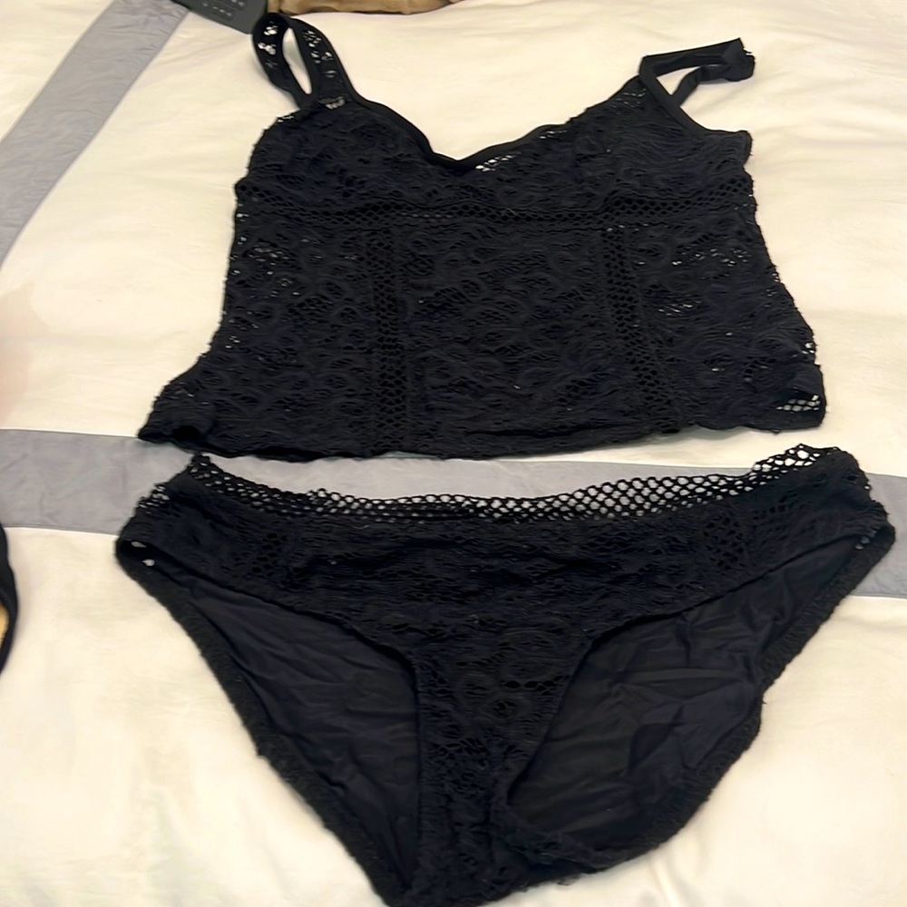 Becca size large tankini